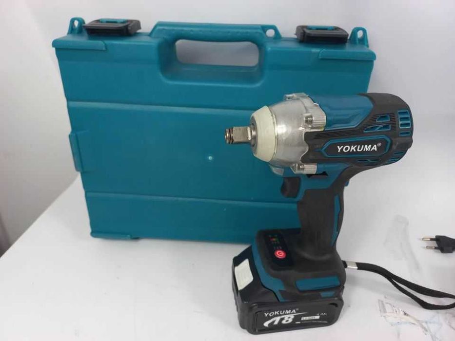 Klucz udarowy Yokuma 1/2 + nasadki + dwie baterie 4Ah zestaw