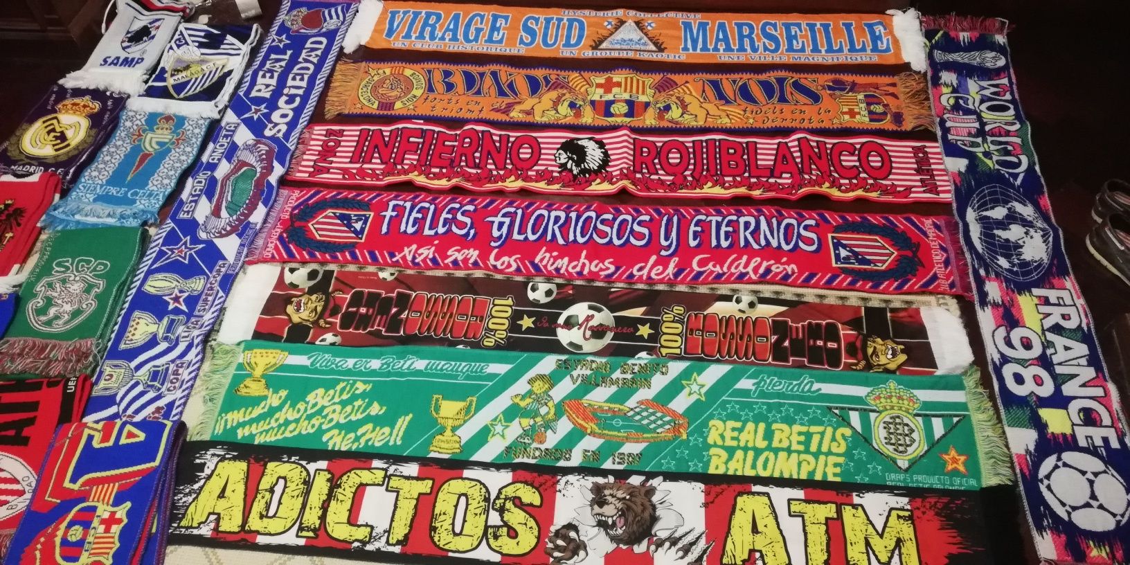 20 Cachecoisbde clubes e claques de Futebol