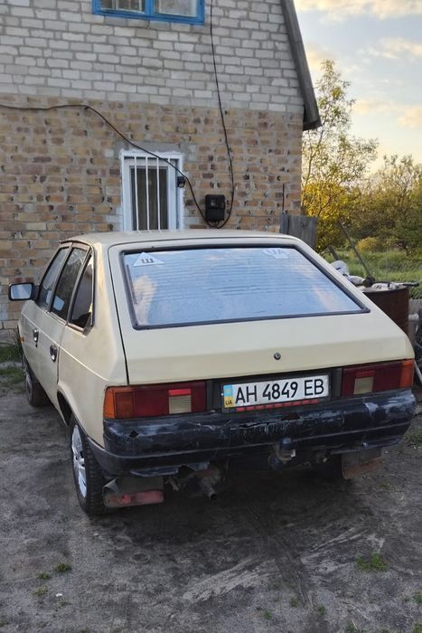 Продам москвич на бойовому ходу