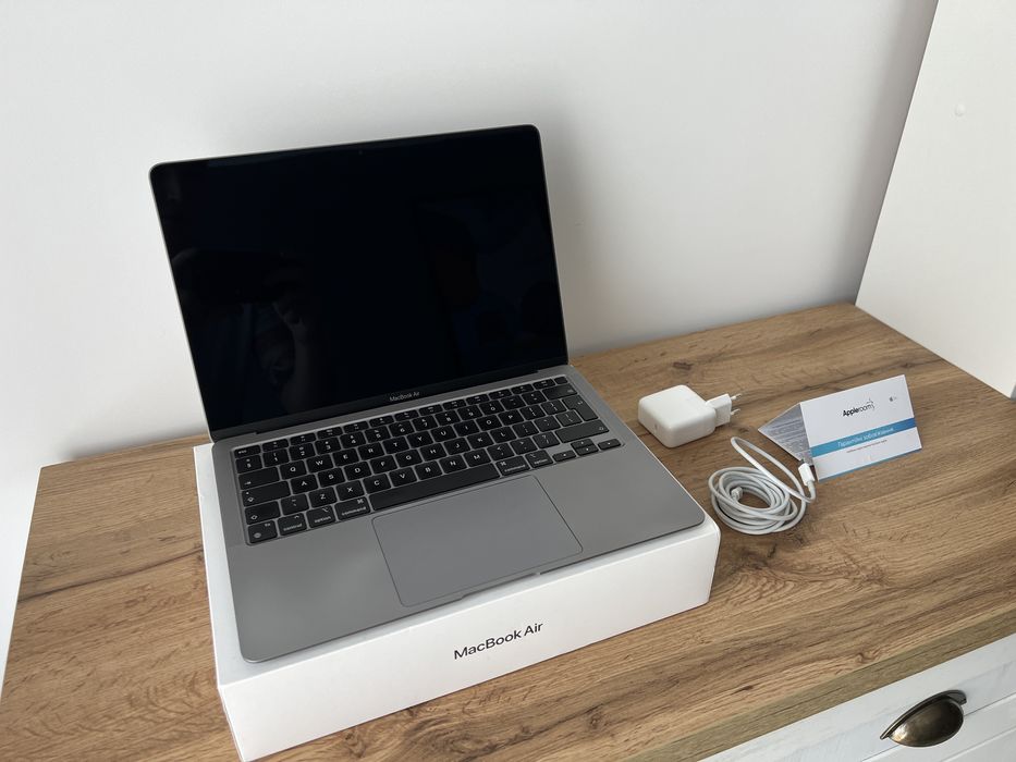 Apple Macbook Air 13" M1 2020 16GB RAM 256GB SSD Space Grey