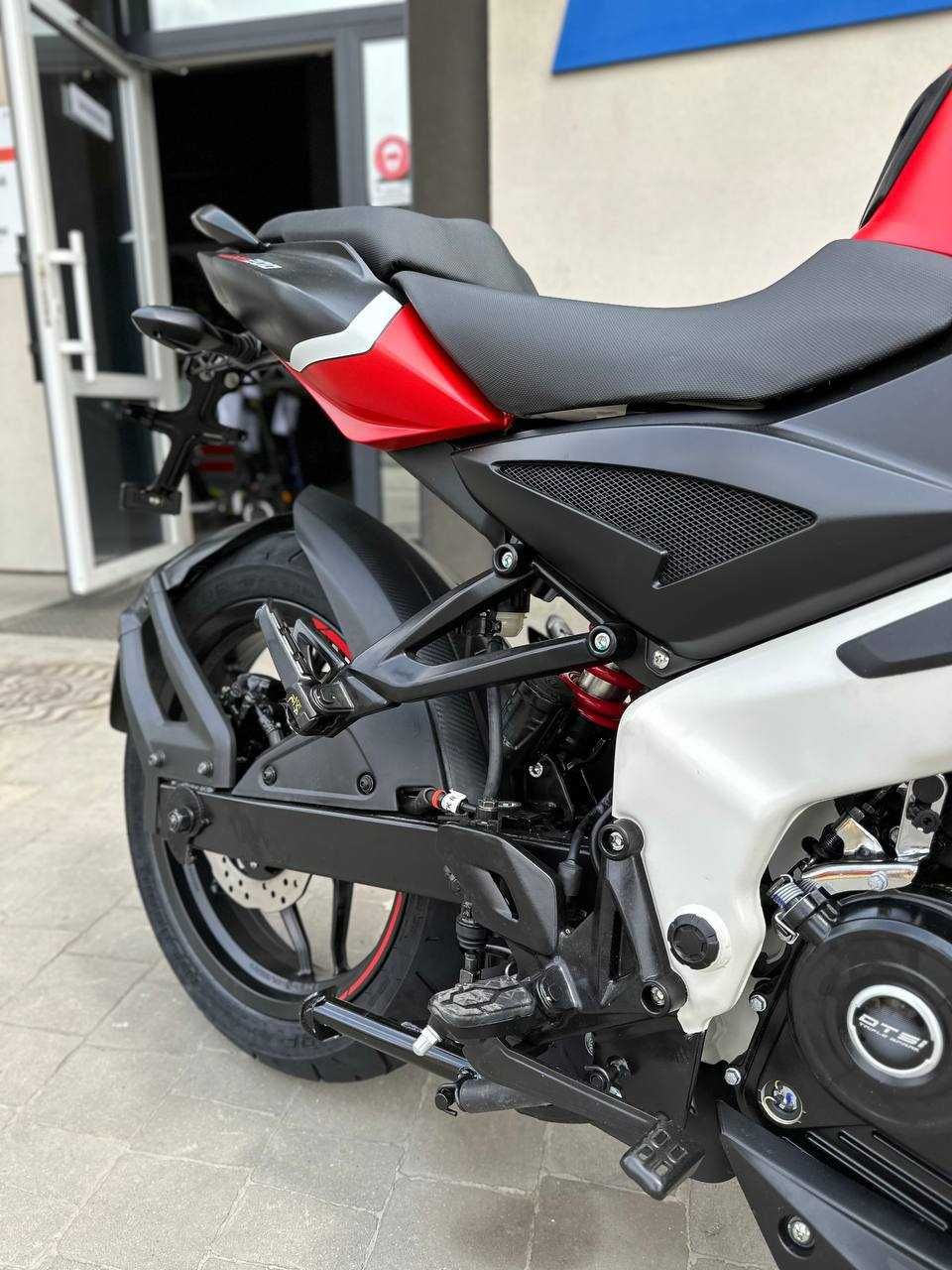 !Мотоцикл Bajaj Pulsar NS200!