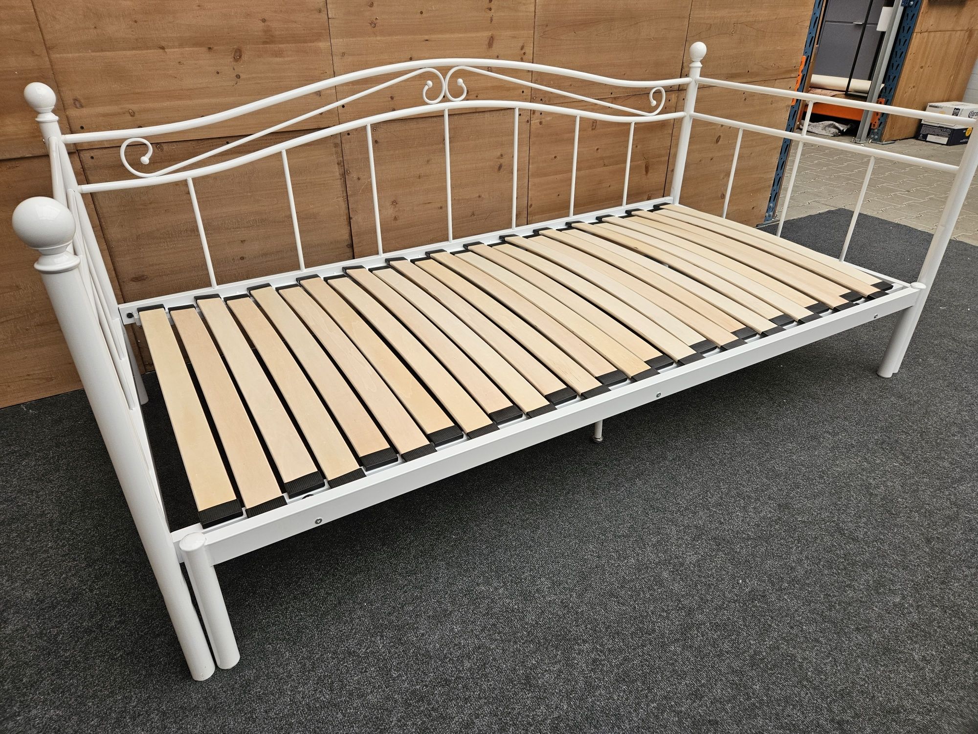 Białe metalowe rozsuwane łóżko 90 x 200 180 x 200
