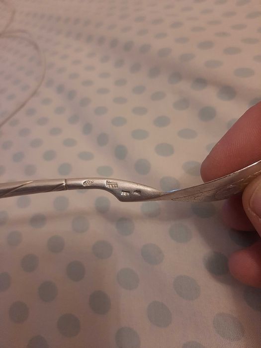 продам ложечку  серебряную