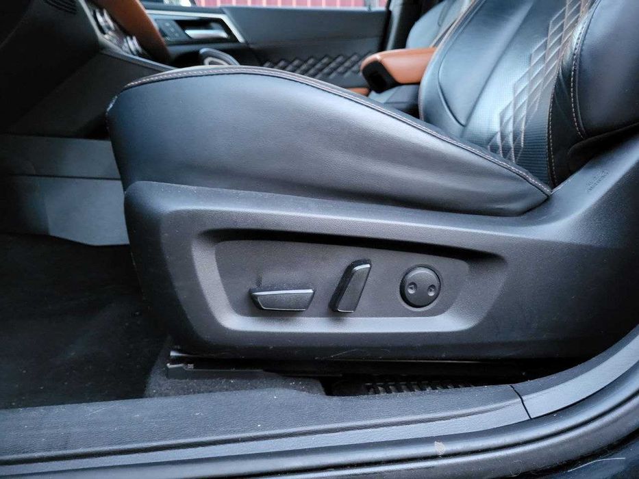 Mitsubishi Outlander PHEV 2023