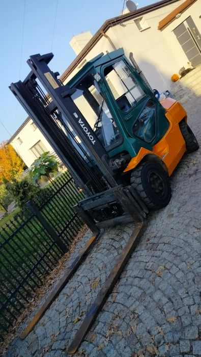 Wózki widłowy Toyota 7FGU35
Toyota 7FGU35 
Rok produkcji 2006
Silnik t