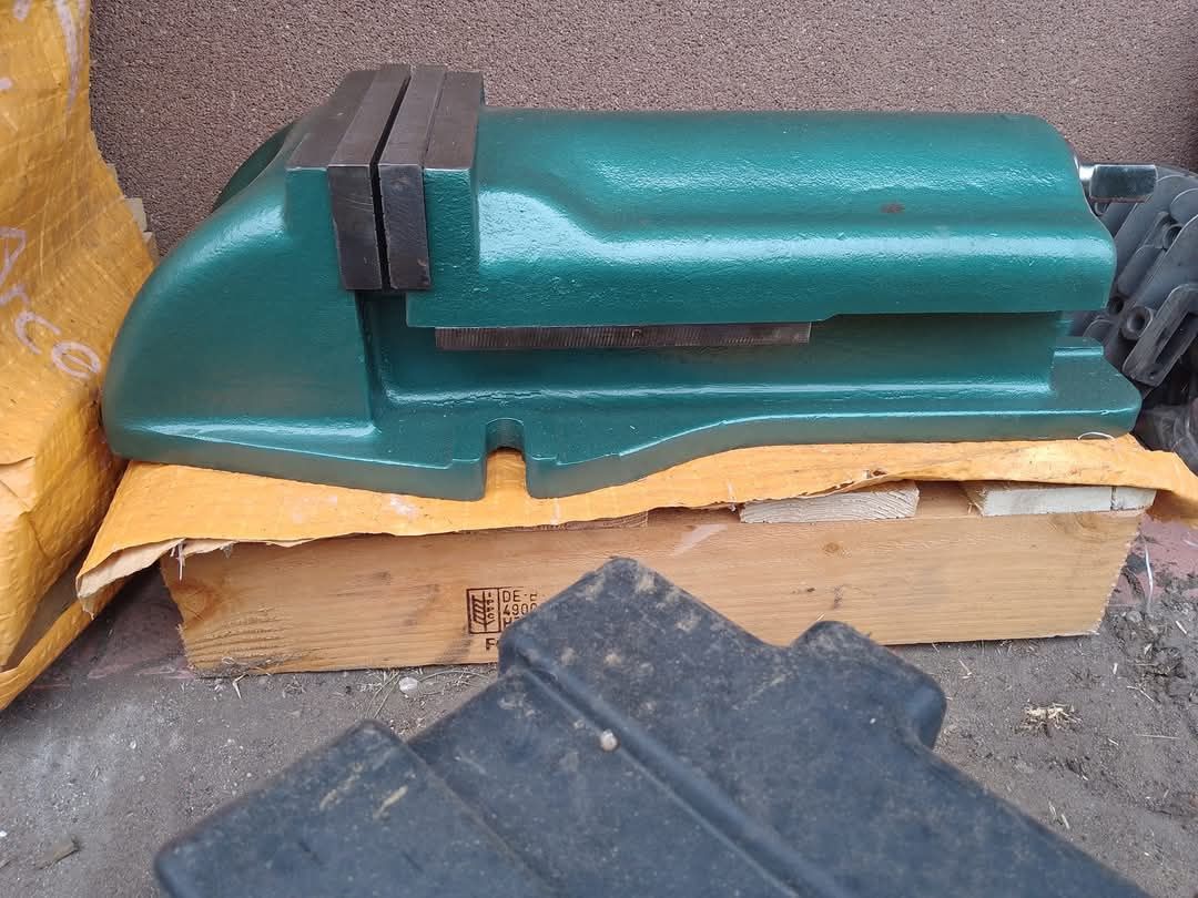 Imadło maszynowe Bison 200mm Jak Nowe