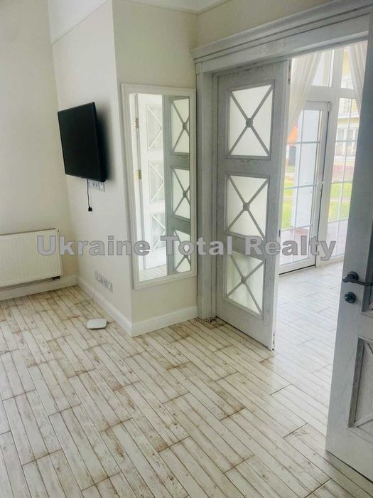 Васильків! Чудовий будинок з ремонтом 240м2 + 15сот! Вул. Михайлівська