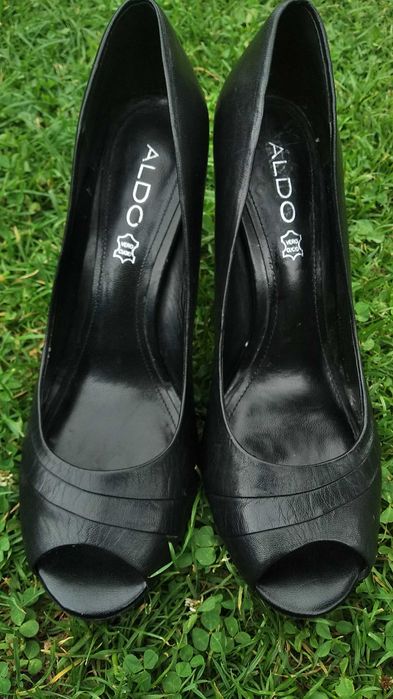 Czarne szpilki Aldo 40 skórzane