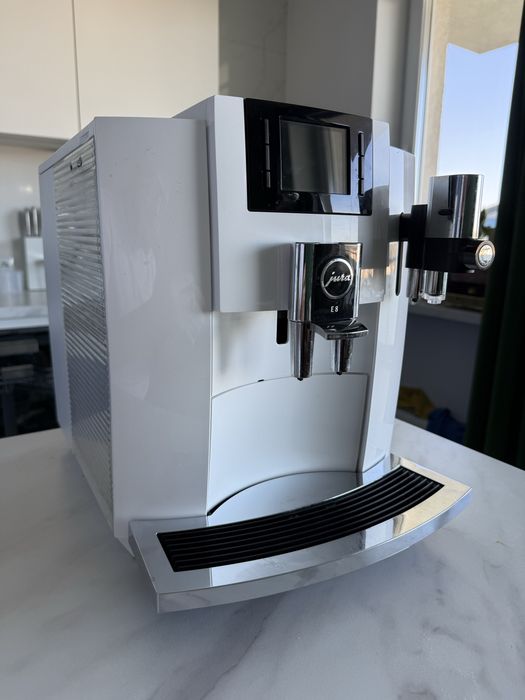 Jura E8 (EA) Piano White 2020 stan bdb