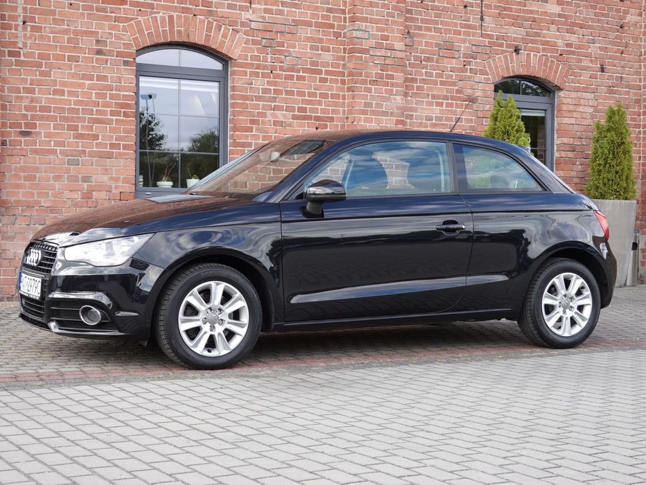 Audi A1 Klimatyzacja Alufelgi Podgrz.Fotele HAK Super Stan Zarejestrowany w PL