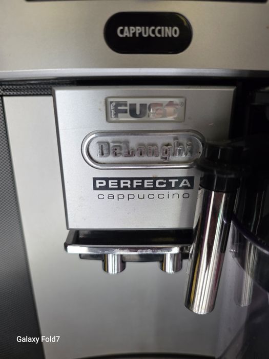 Кавомашина Delonghi Fust + молочник 23рік