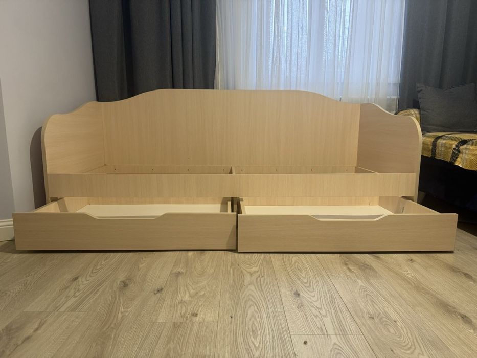 Ліжко               .