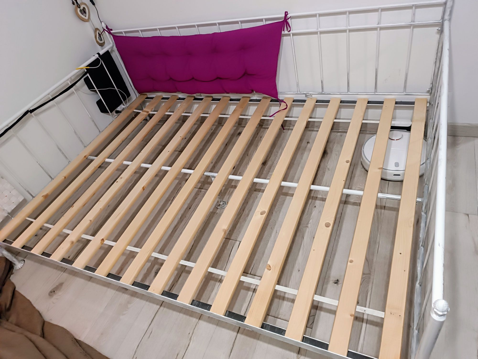 Łóżko - sofa metalowa Paweł Kunszt Metaloplastyka - używane.