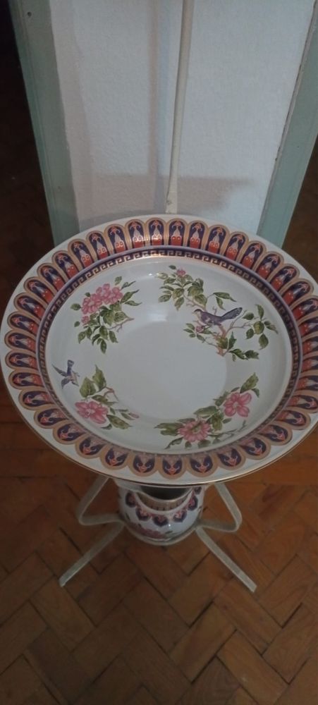 Lavatorio de quarto antigo (ferro e porcelana)