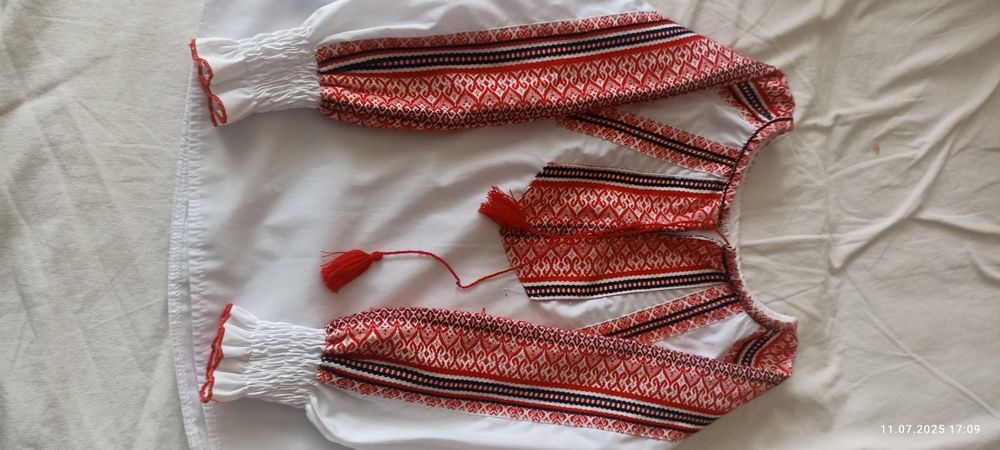 Вишиванка для дівчинки