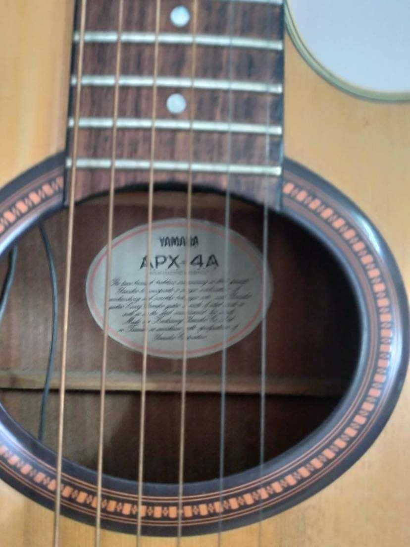 vendo guitarra Yamaha APX-4A vintage