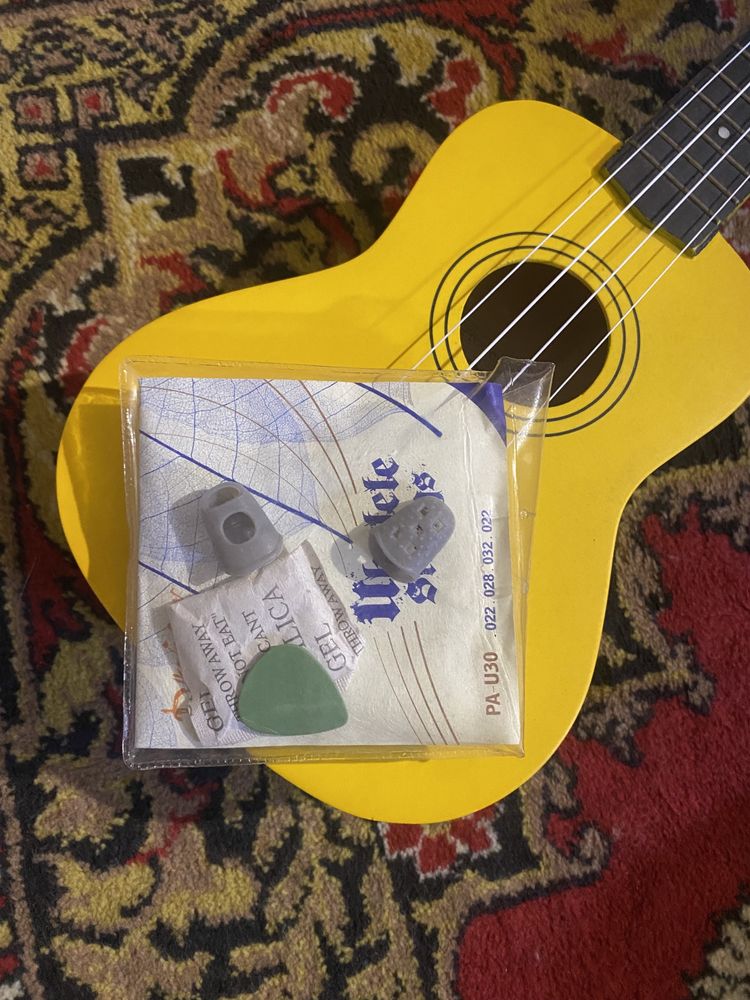 Продам Укулеле