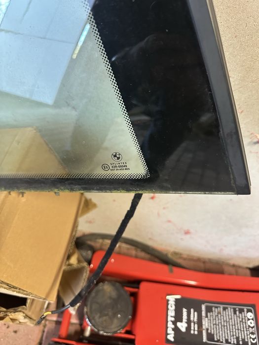 Bmw e36 coupe szyba boczna - oryginal