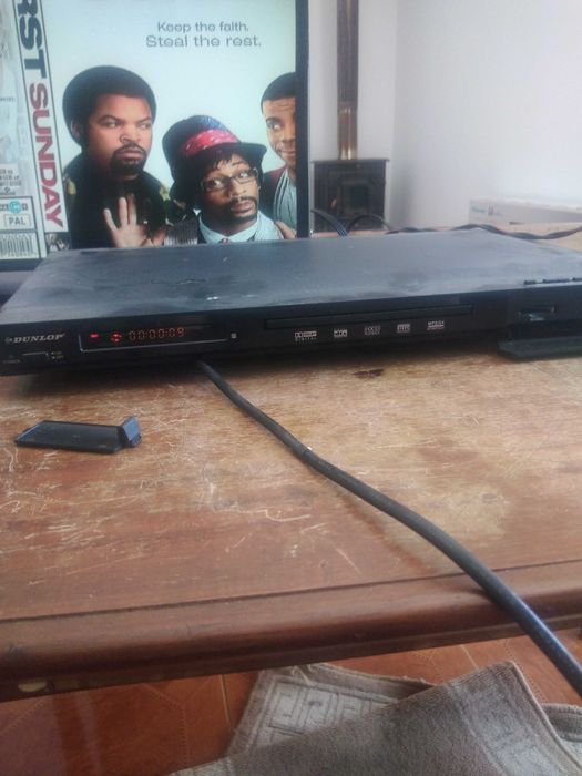 Leitor DVD + subwoofer + 3 colunas satelites