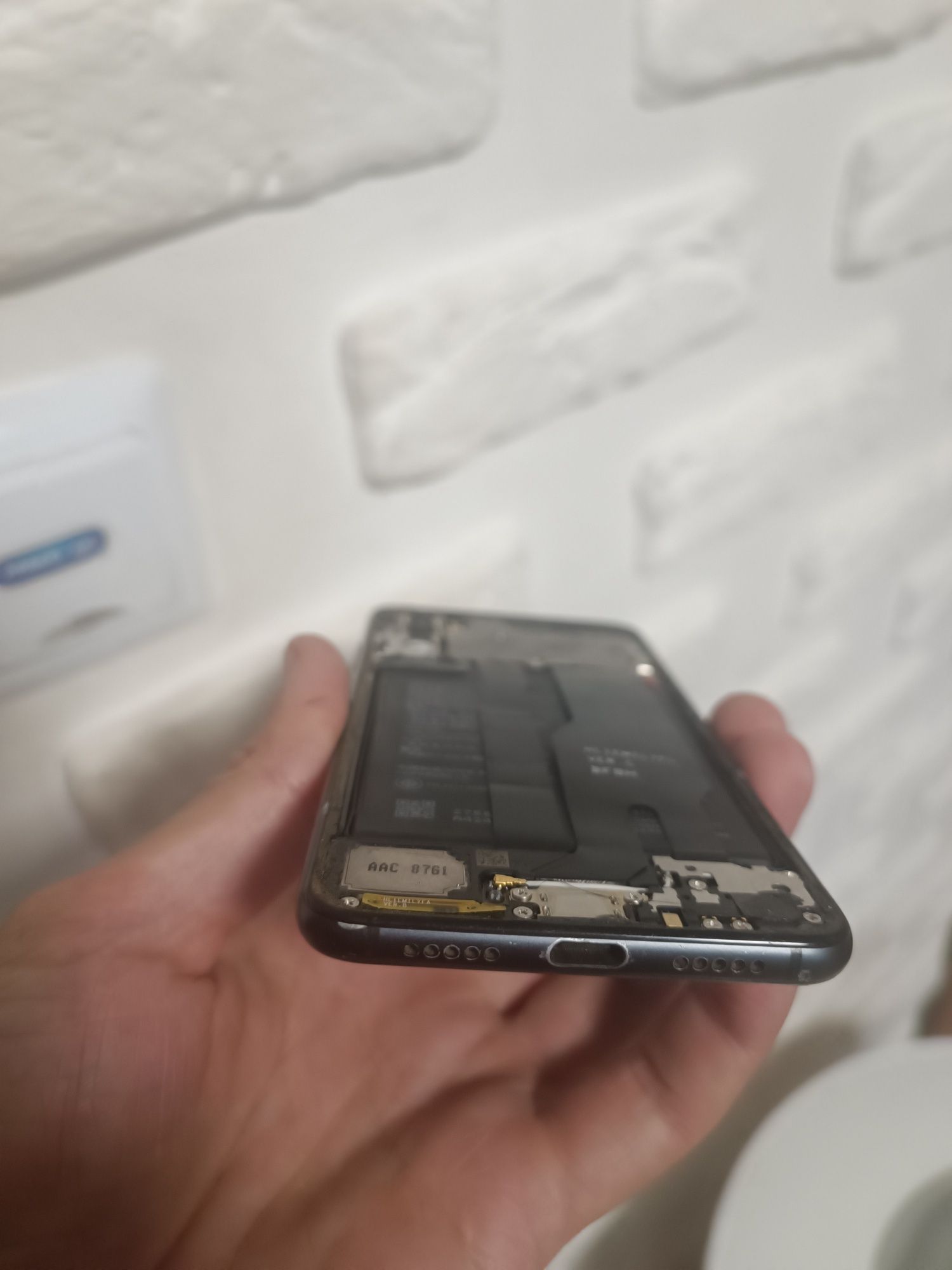 Huawei P20 4/64Gb EML-L29 битий