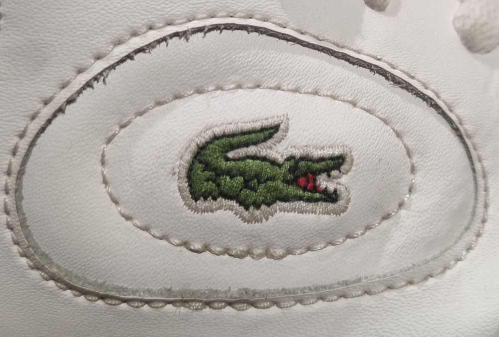 Женские кроссовки Lacoste