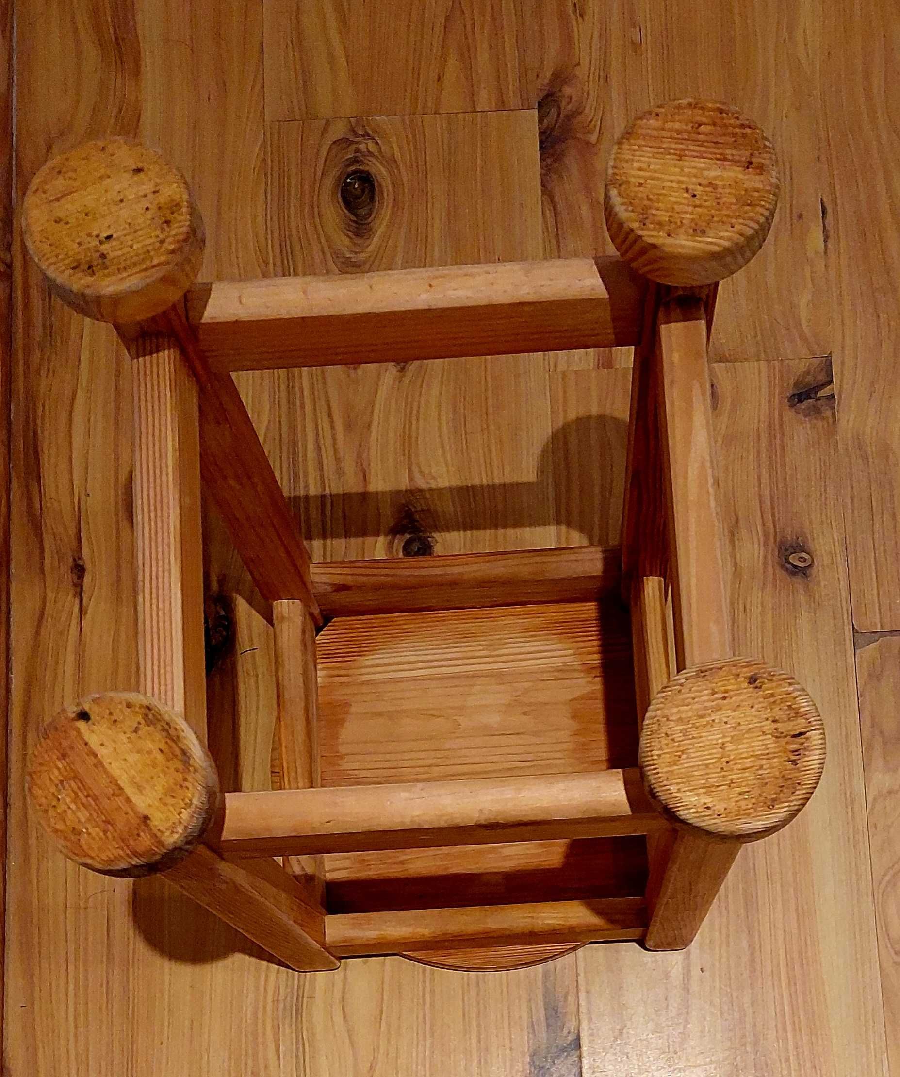 Drewniany taboret lite drewno