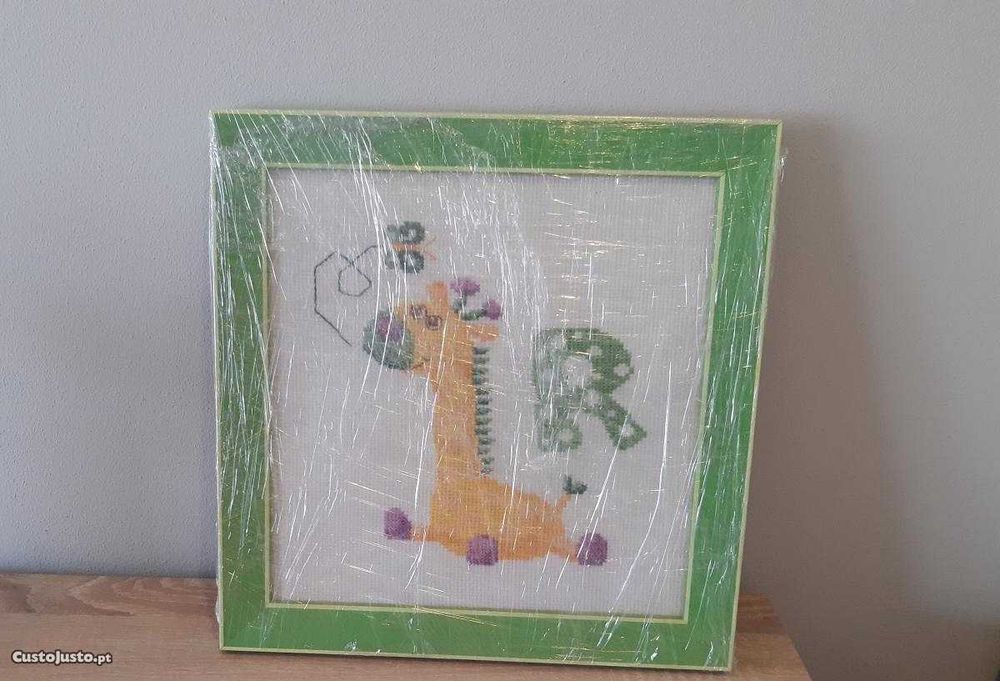 Quadro para bebé com o nome do bebé começado por R.