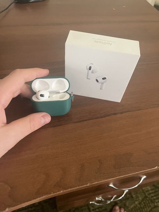 Airpods 3 лівий навушниу та кейс
