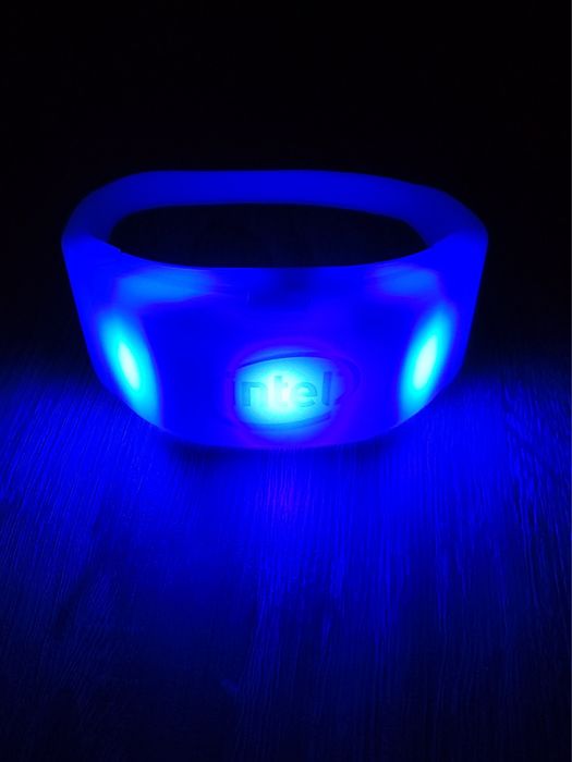 Opaska na rękę INTEL Led różne kolory,  bezpieczny  trening