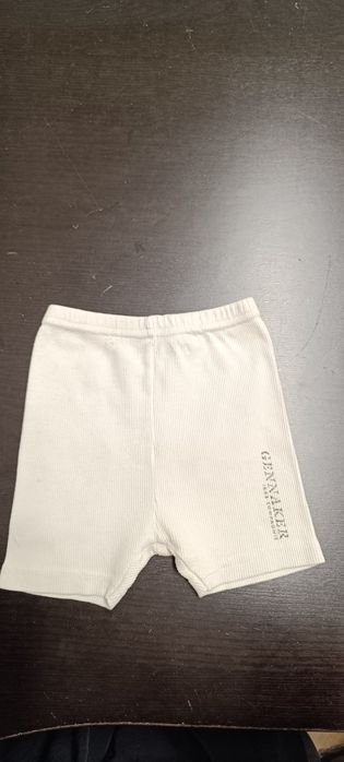Calções de algodão brancos para 3 meses.