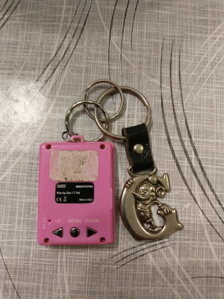 Колонка creative travelsound MF5070, цифрова рамка і брелок Міккі Маус