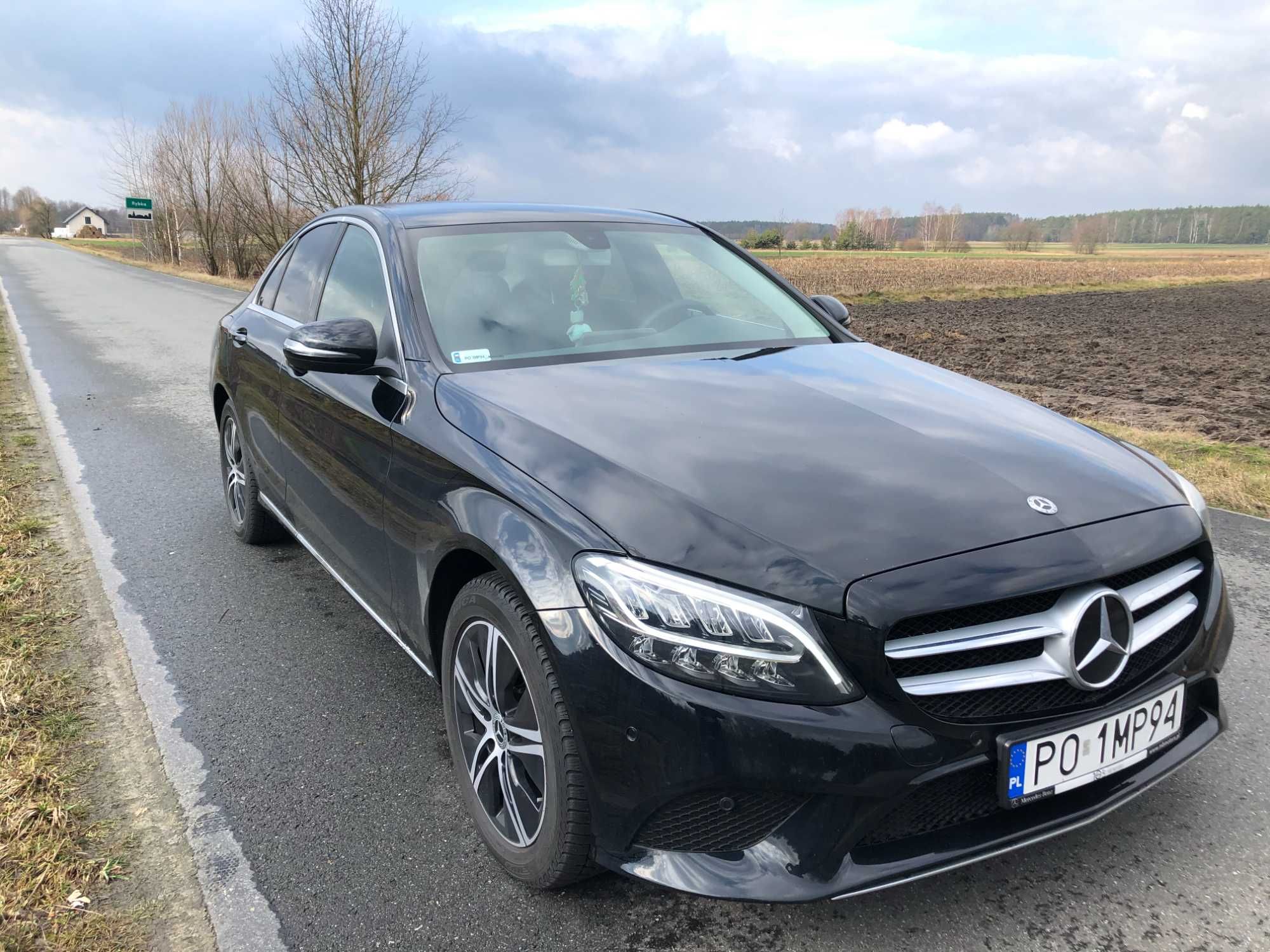 Wynajem samochodu Mercedes - C-klasa rok produkcji 2019