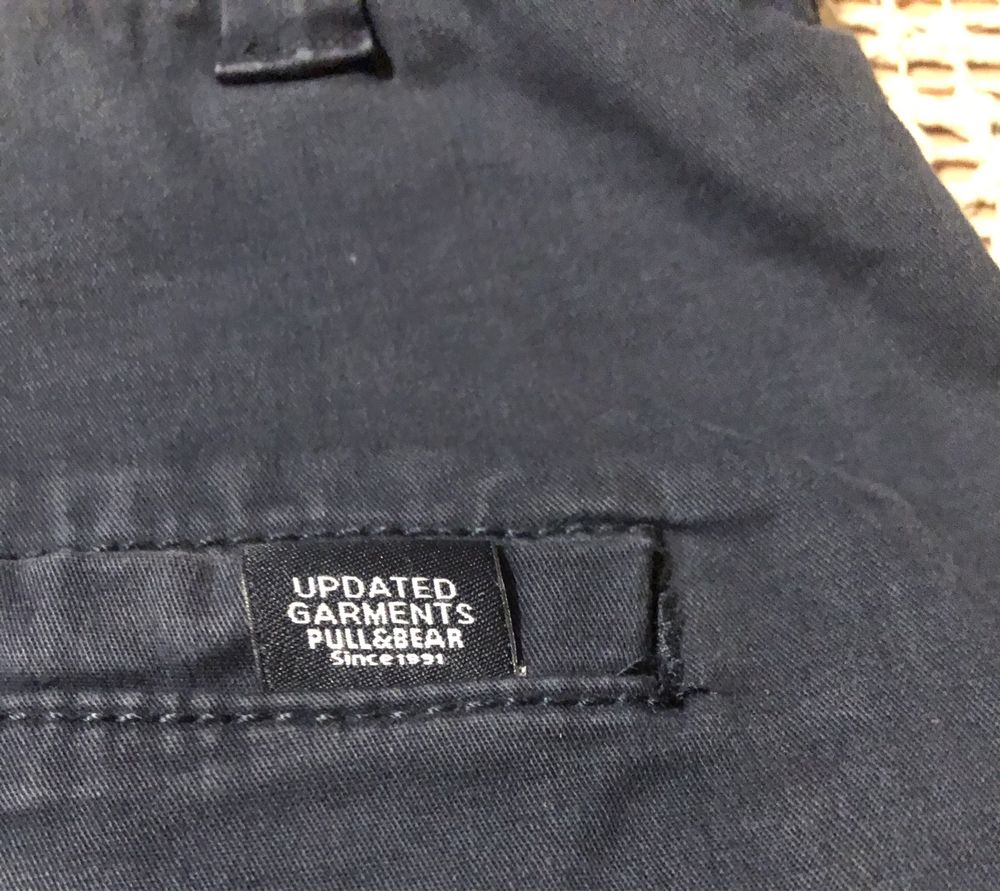 Calções com bolsos laterais e atras,, elastico na cintura