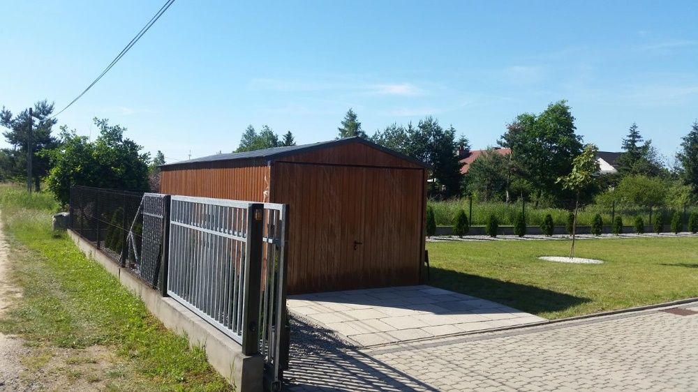 Garaż blaszny 3x5m z bramą uchylną - Cumstal Garaże , wiaty , hale