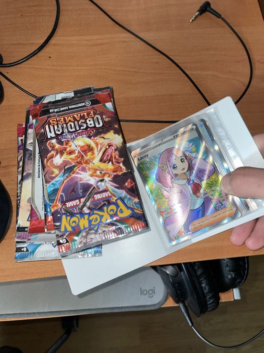 Karty pokemon 10 paczek bulk + full art Lacey + mini album