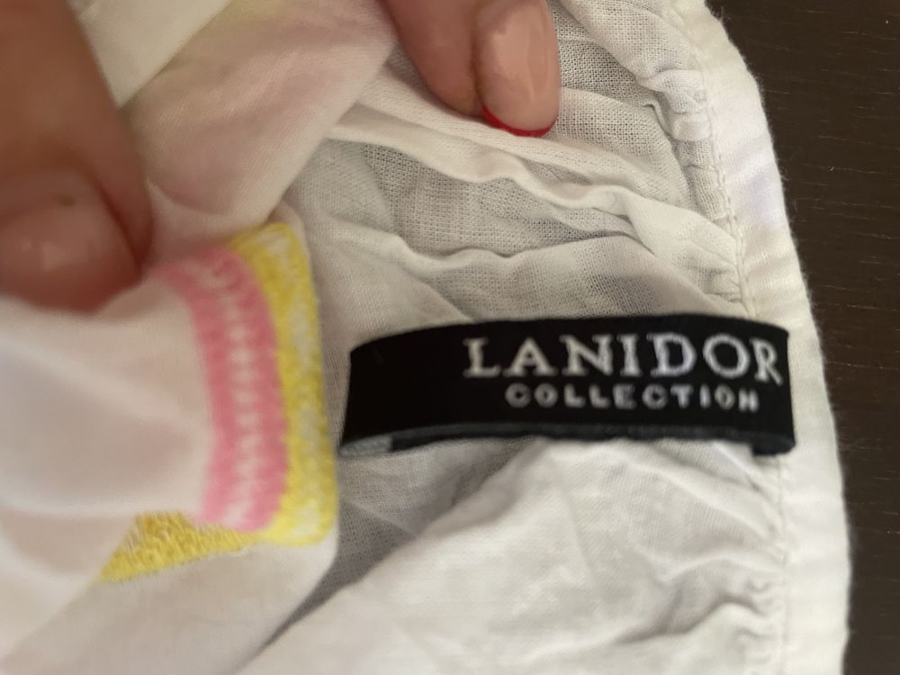 Blusa com bordados da Lanidor- L/XL