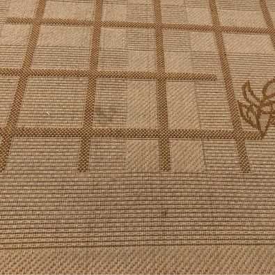 Carpete Bege com motivos florais