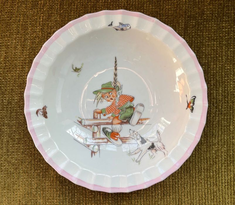 Conjunto de pratos de criança em porcelana Coimbra S. P. Portugal