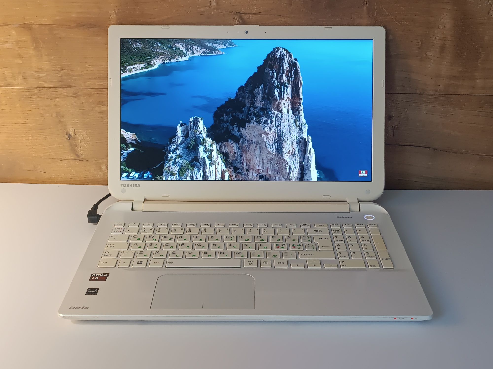 Потужний Toshiba 15.6"/4 ядра/8 ОЗП/256 SSD
