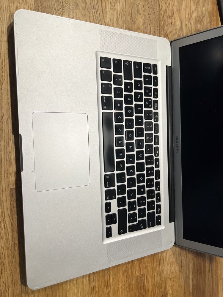 MacBook Pro 15” modelo A1286 para peças