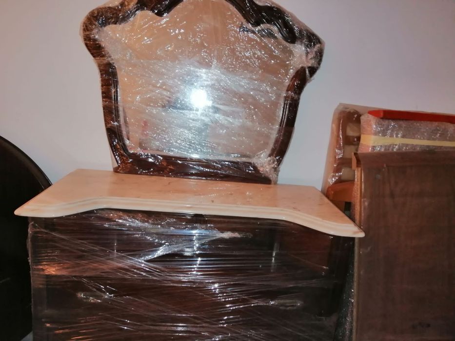 Mobilia de quarto, sala e hall entrada