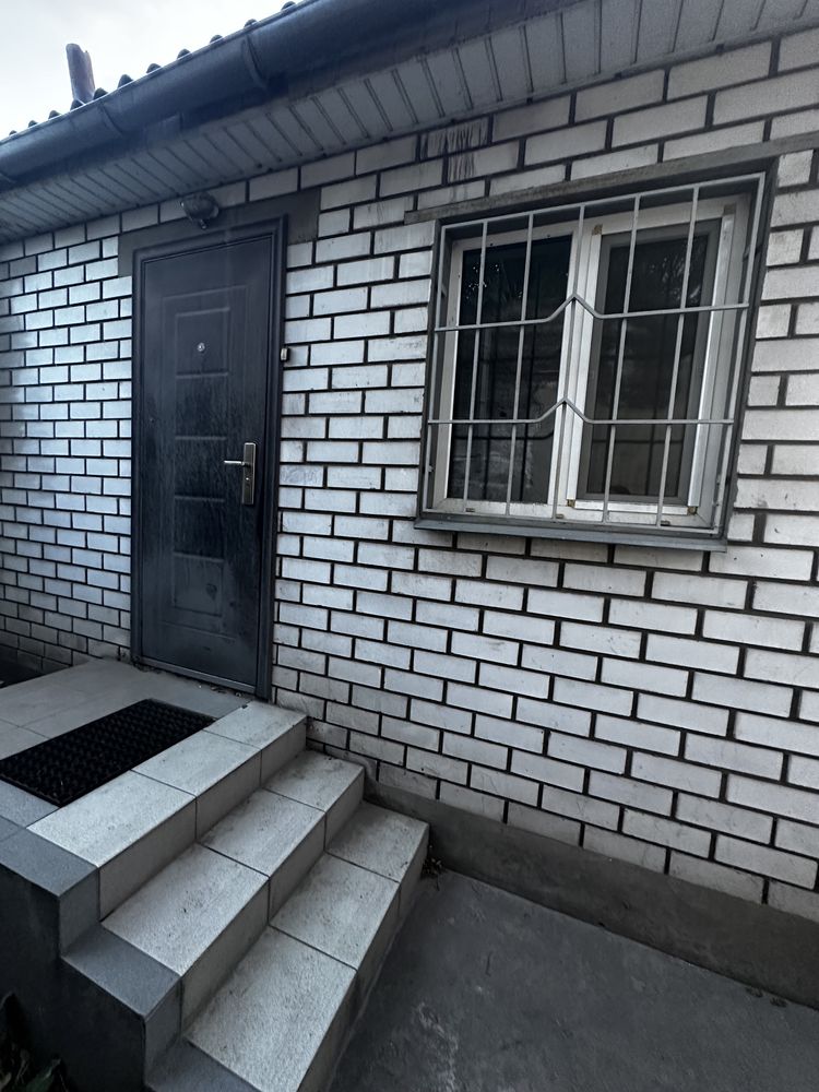 Продам 1 комнатную студию на пр. Свободы