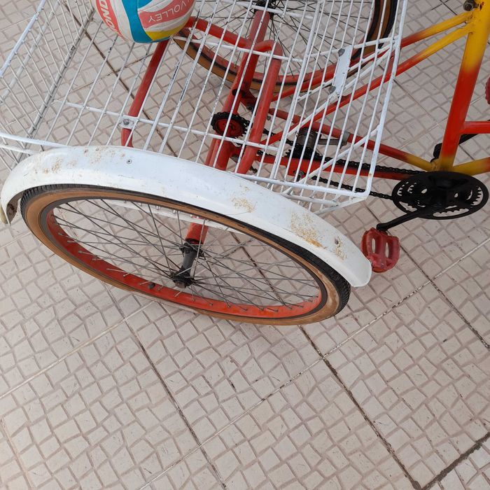 Triciclo adulto executado em fábrica em Aveiro.