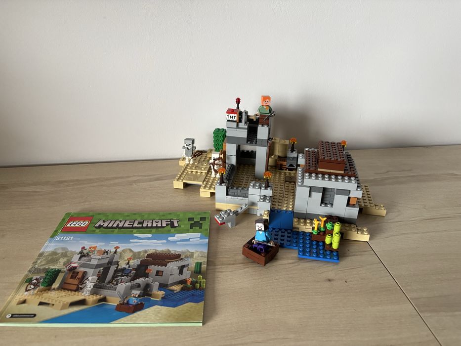 LEGO minecraft 21121 the desert outpost