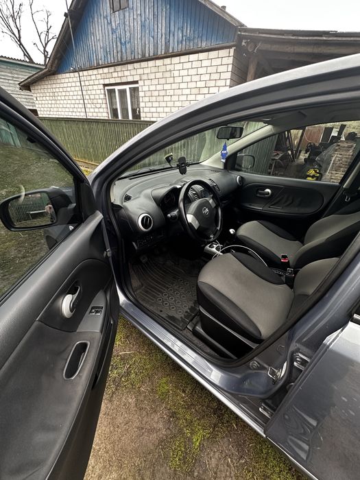 Nissan Note 2011 року