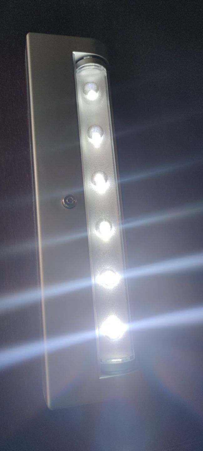 Lampa LED na z mocowaniem na 2 magnesy