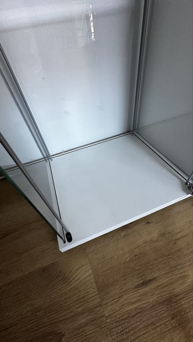 Szklana witryna IKEA