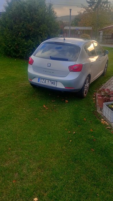 Witam sprzedam seata Ibizę.