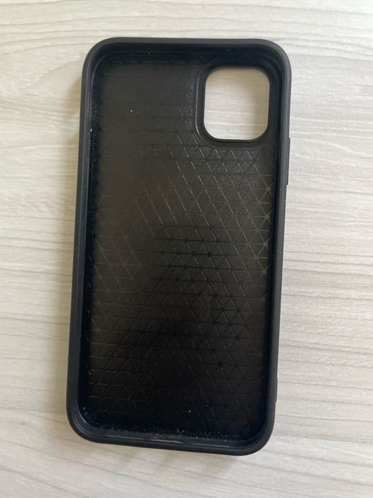 Чохли на Айфон 11