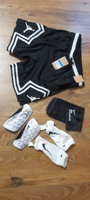 Spodenki Jordan + ochraniacze do piłki nożnej nike nowe